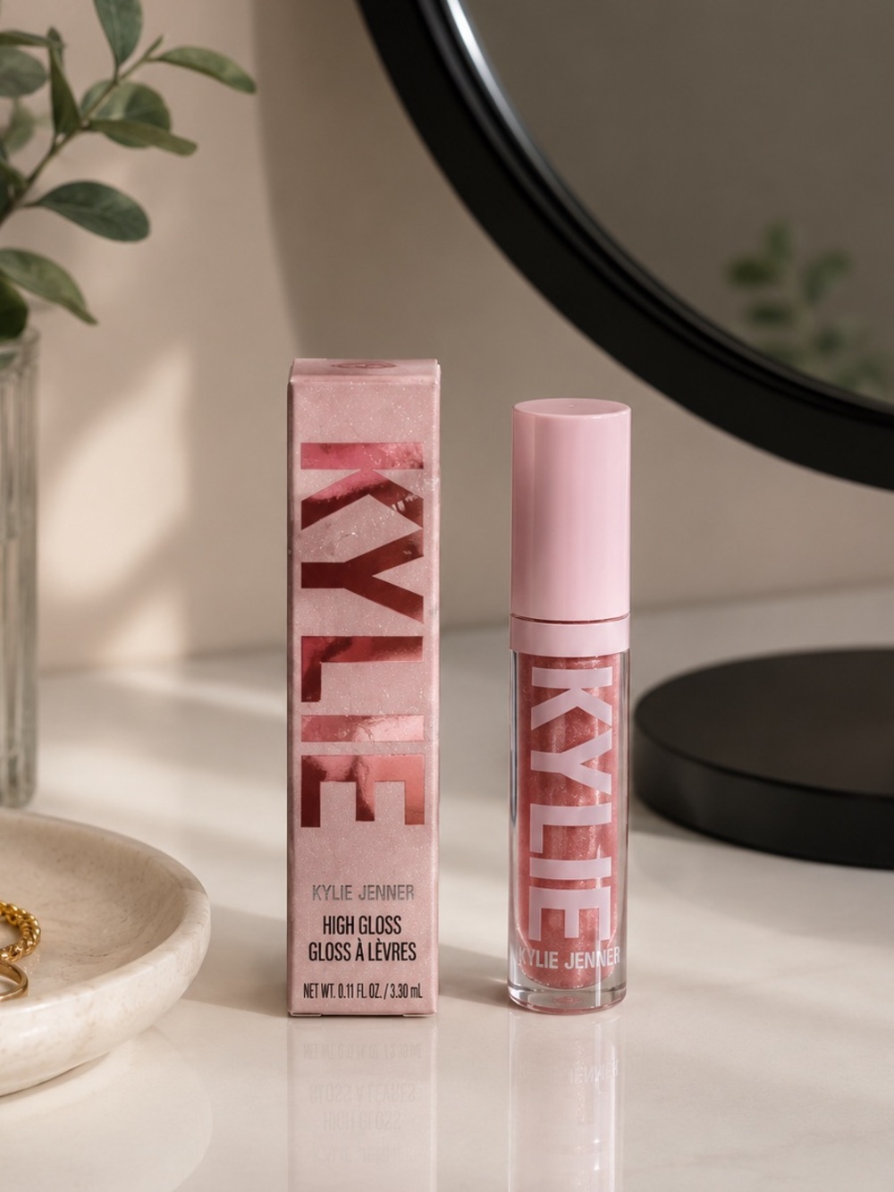 Kylie High Gloss Lip Gloss — 319 Diva